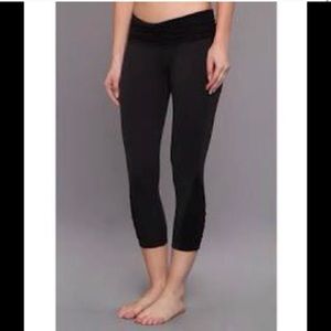 Patagonia Pliant Fitted Black Crop Leggings SZ- S